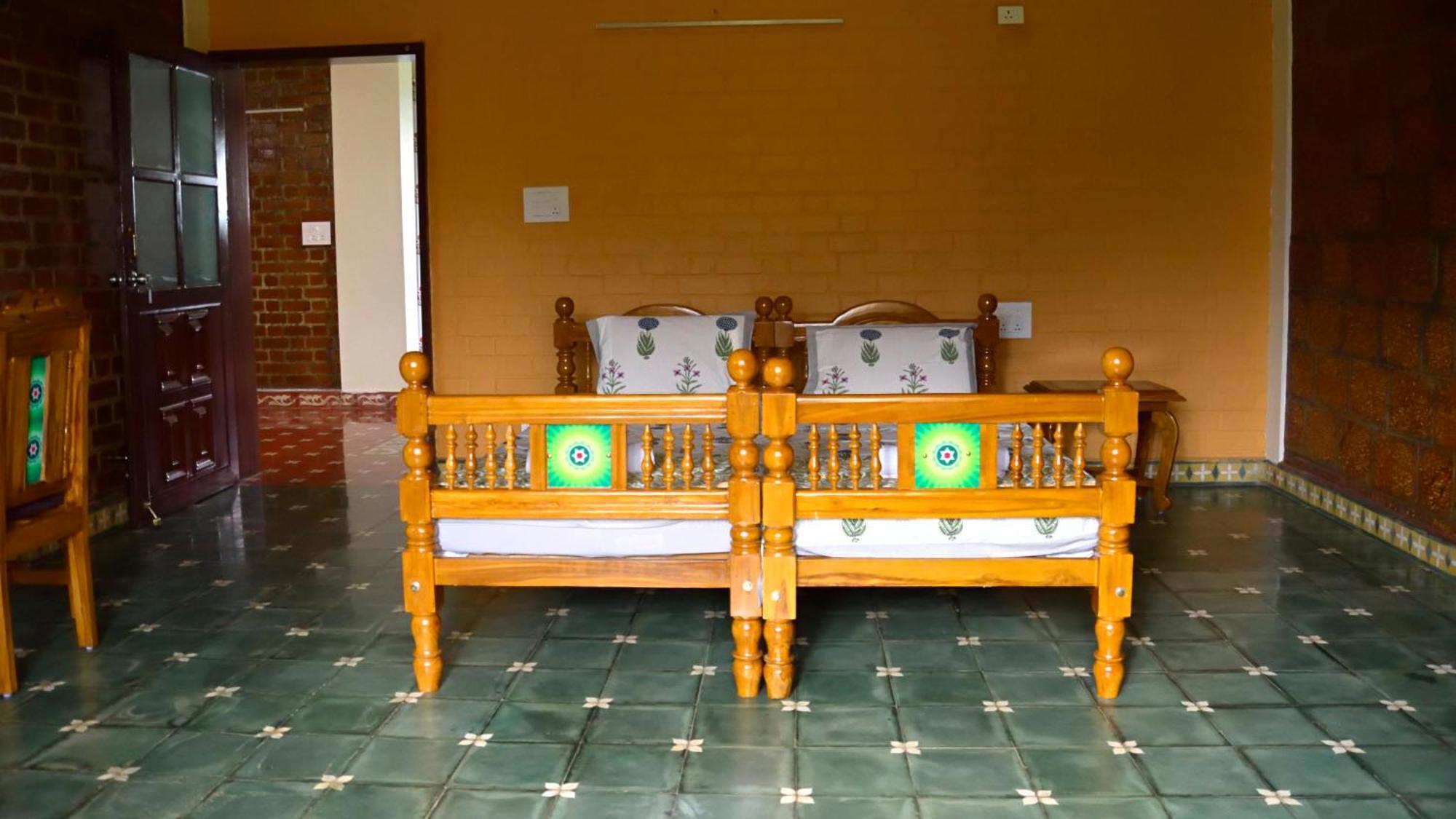 Appartamento Lakshmi Illam Near Isha Yoga Adiyogi Alāndurai Esterno foto